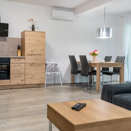 Swim And Relax Apartment